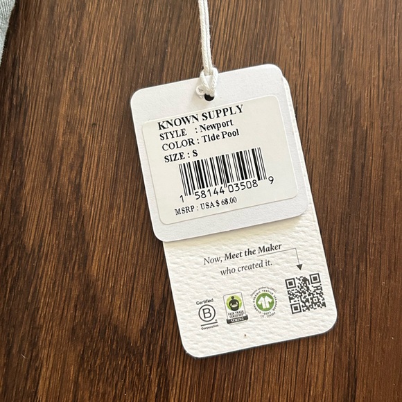 Cropped Lace Up Back Tank - Picture 5 of 6